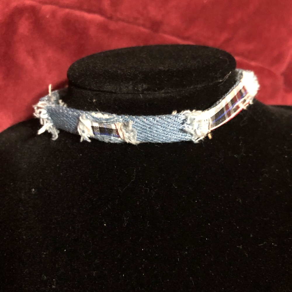 💝Super cute Stressed Denim Choker!!💝